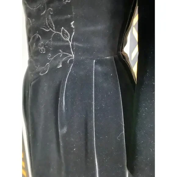 1980s black velvet embroidered Laura Ashley dress pleated puff shoulders 80s sm - Picture 8 of 10